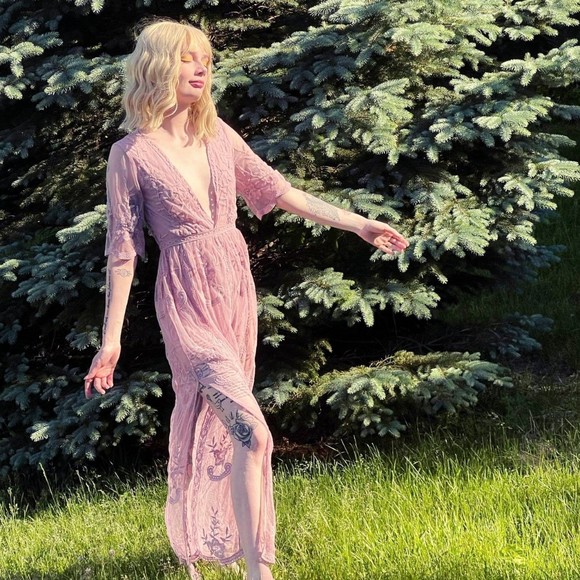 Meet your Posher, Kylie - Picture 1 of 1